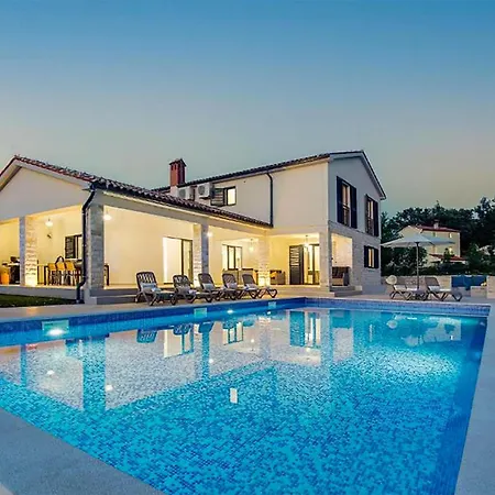 Pet Friendly In With Sauna Tatil Evi Kršan