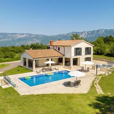 Pet Friendly In With Sauna Semesterbostad Kršan